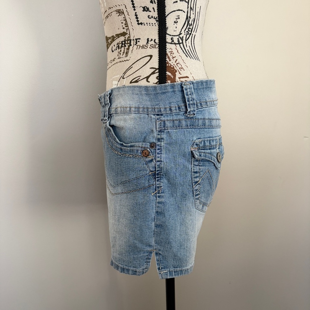 Y2K angels light wash mid rise denim shorts - Picture 2 of 11